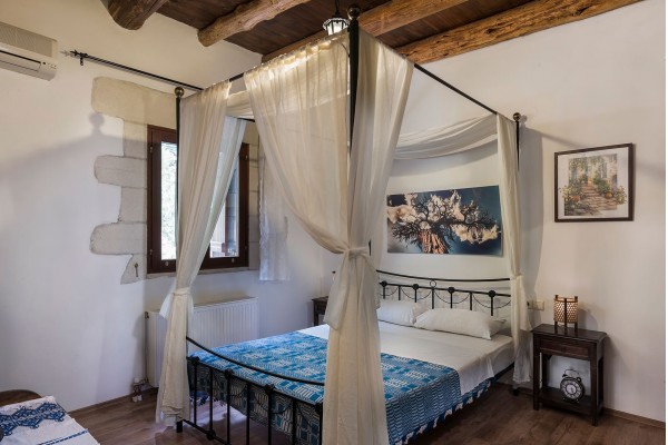 Private pool villa in Maza, sleeps 6, photo 4