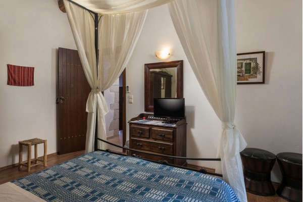 Private pool villa in Maza, sleeps 6, photo 5