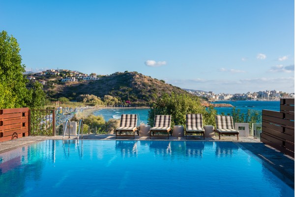 Beachfront 4-bedroom villa in Agios Nikolaos, photo 1