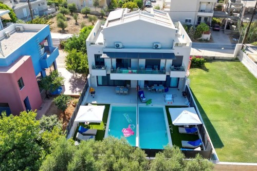 Vacation villa with private pool in two villas complex