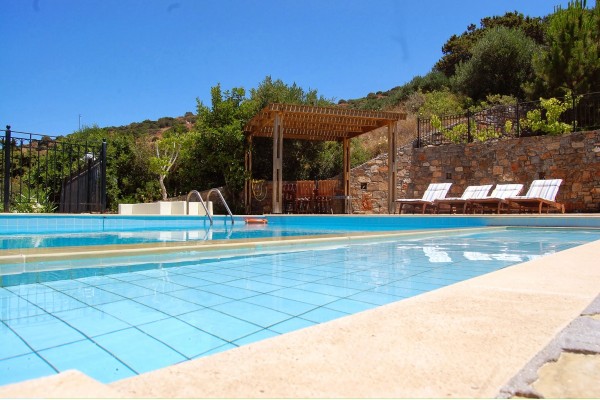 Serene villa with sea view in Agios Nikolaos for 6, photo 2