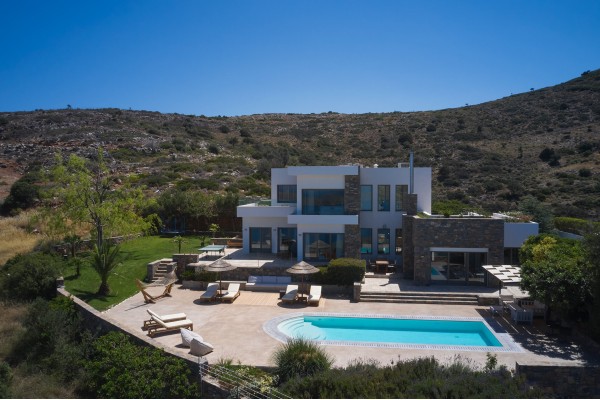 Bright villa with sea view in Agios Nikolaos for 8, photo 1