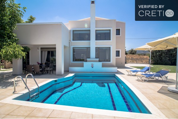 Serene 3-bedroom villa in Skouloufia, photo 1