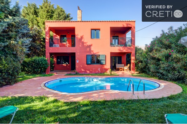 The garden of the house and the pool