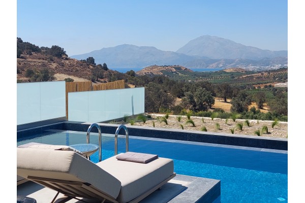 Graceful private pool villa in Tympaki, sleeps 4, photo 1
