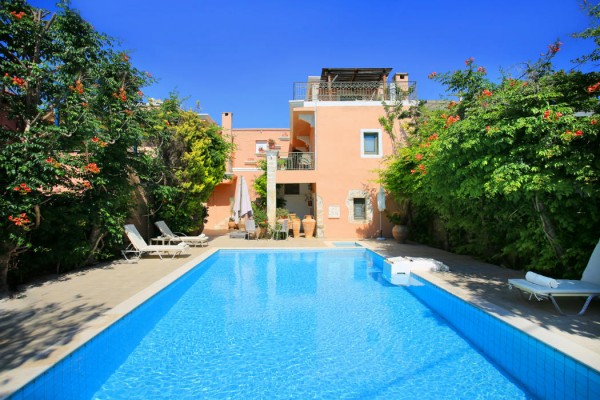 Holiday villa, private pool, in Kamilari village, Crete