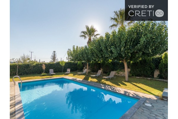 Villa with private pool in Pitsidia, sleeps 8, photo 3