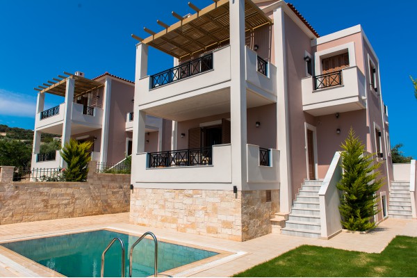 Bright villa with private pool in Adele, sleeps 6, photo 1