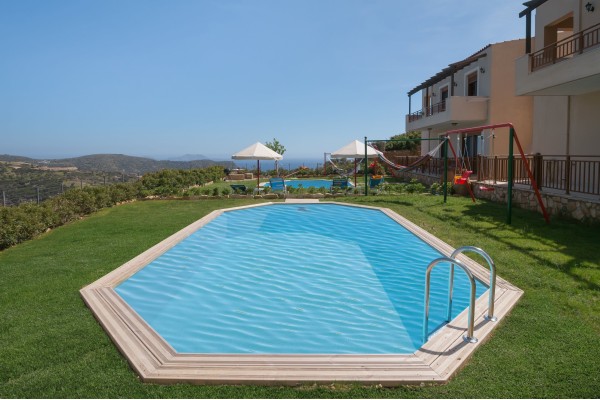 Sunlit villa with private pool in Lampi, sleeps 4, photo 2