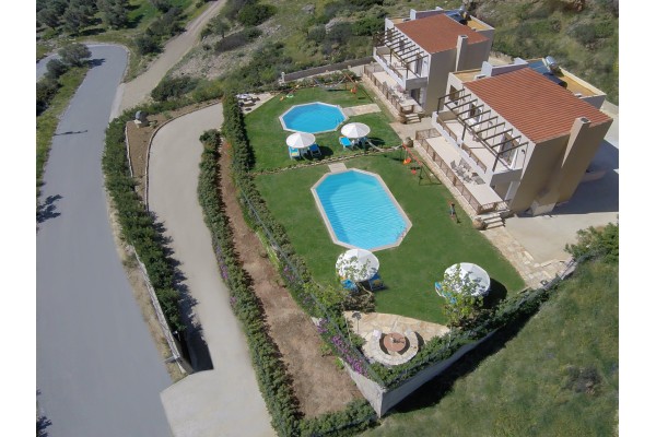 Sunlit villa with private pool in Lampi, sleeps 4, photo 3