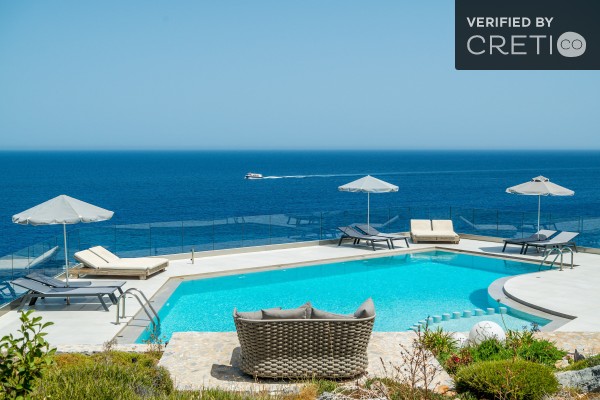 Villa Penelope on the edge of the sea, photo 2