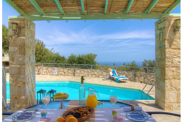 3-bedroom villa with sea view in Agia Triada, photo 3