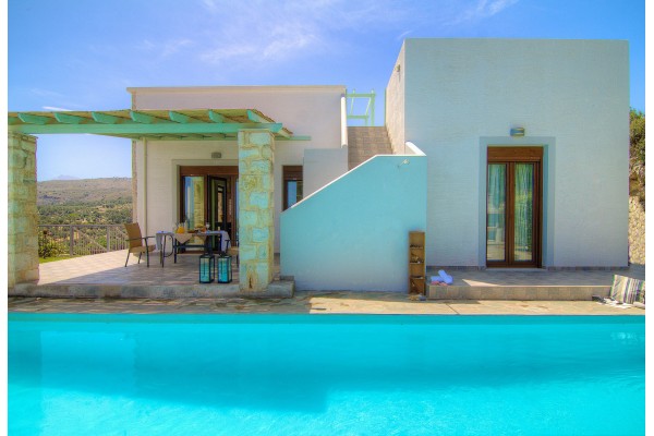3-bedroom villa with sea view in Agia Triada, photo 1
