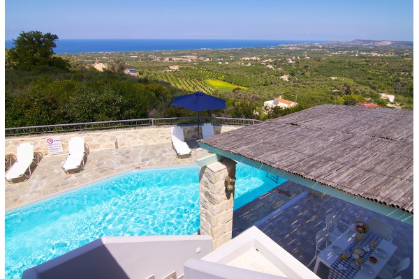 3-bedroom villa with sea view in Agia Triada, photo 2