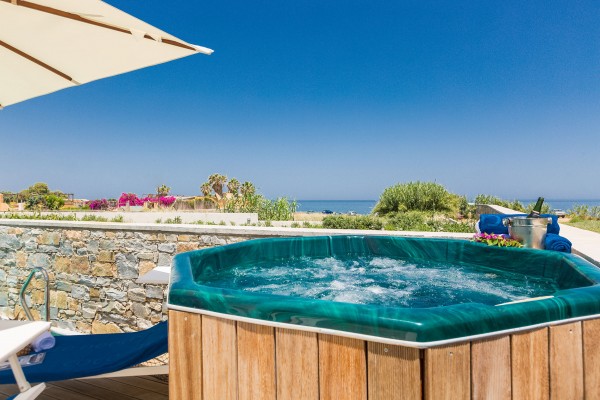 Gracious beachfront villa in Pigianos Kampos for 5, photo 5