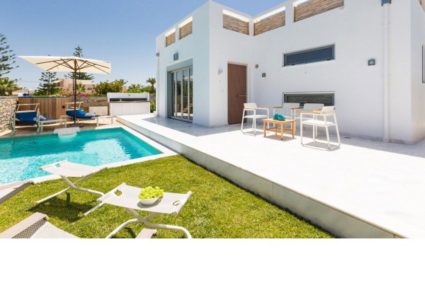 Gracious beachfront villa in Pigianos Kampos for 5, photo 1