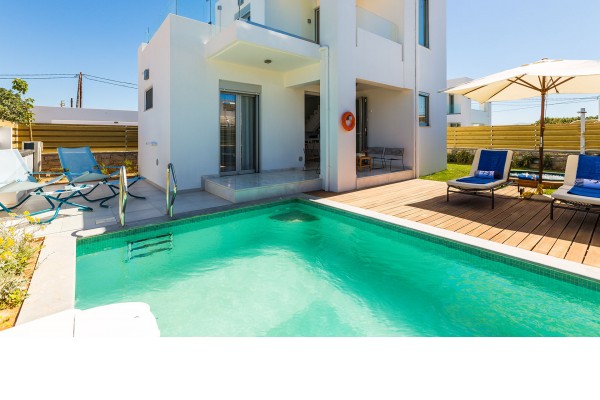 Beachfront villa in Pigianos Kampos, sleeps 4, photo 1