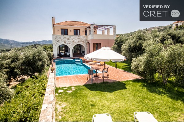 Wonderful pool hanging offering great view of the Cretan nature