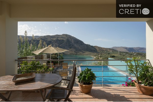 Sunlit 2-bedroom villa in Kavallos, photo 3