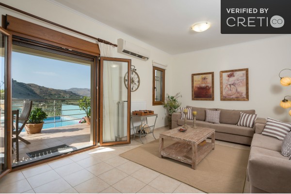 Sunlit 2-bedroom villa in Kavallos, photo 4