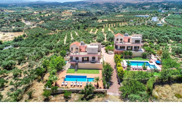 8-bedroom villa in Loutra, photo 1