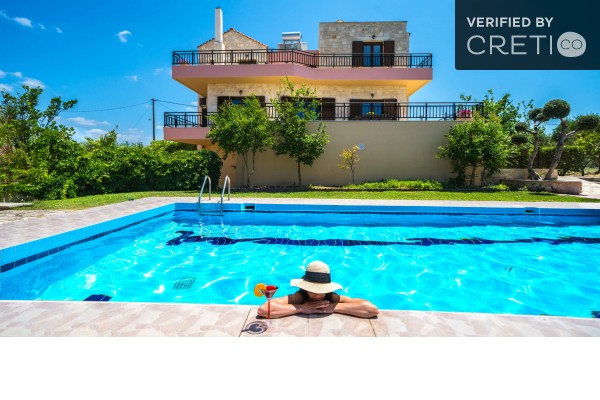 Relaxing holidays in our private pool in Loutra, Rethymno