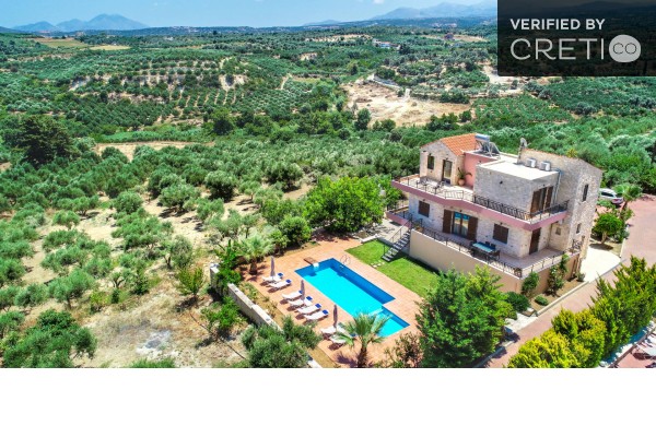 Bright villa with private pool in Arkadi, sleeps 8, photo 5