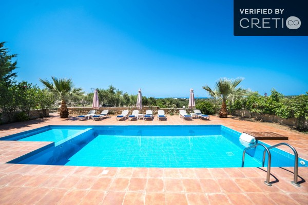 Bright villa with private pool in Arkadi, sleeps 8, photo 3