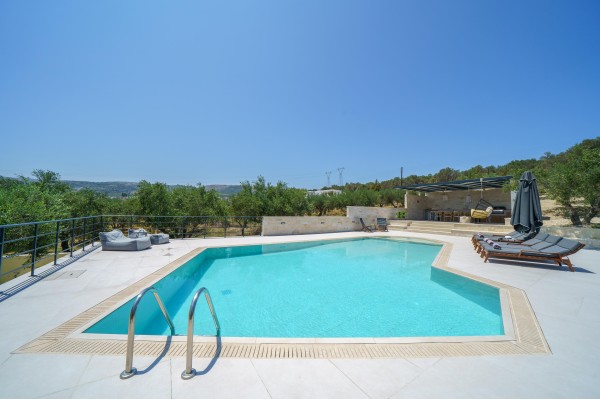 Secluded villa in Arkadi, sleeps 12, photo 1