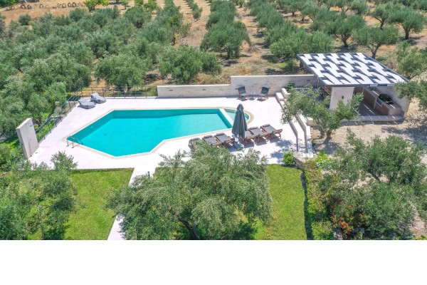 Secluded villa in Arkadi, sleeps 12, photo 2