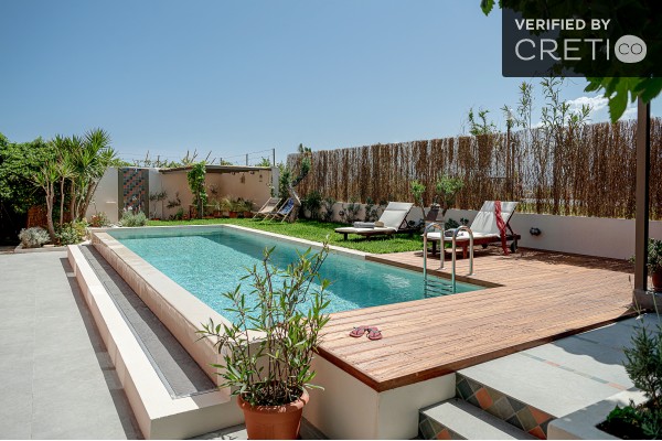 Beachfront villa in Chania, sleeps 9, photo 3