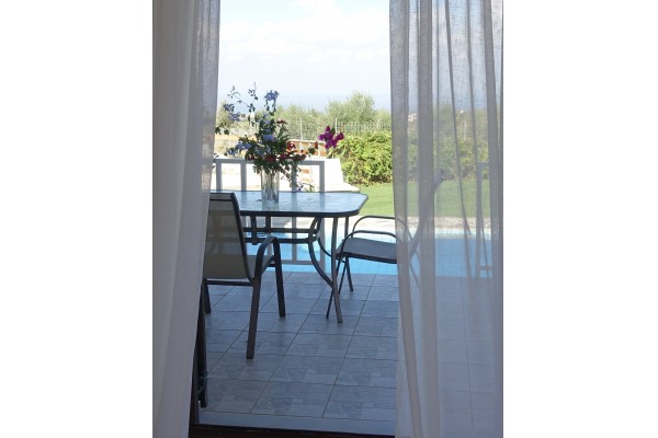 Sunlit villa with private pool in Arkadi, sleeps 4, photo 2