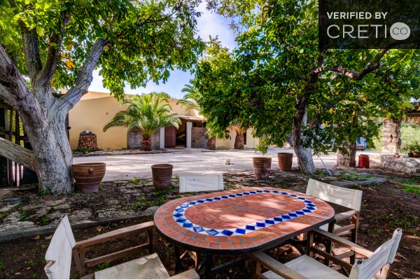 Villa with private pool in Theriso, sleeps 6, photo 4