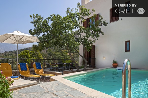 3 bedroom villa with private pool