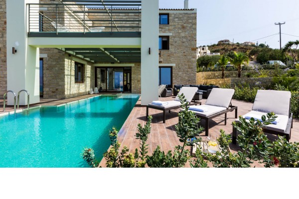 Private pool villa in Kissamos, sleeps 11, photo 1