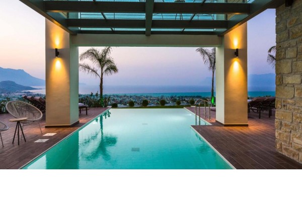 Private pool villa in Kissamos, sleeps 11, photo 5