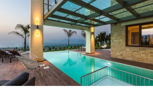 Private pool villa in Kissamos, sleeps 11, photo 4