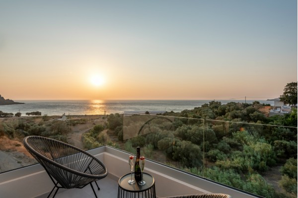 Oxygen private pool villa in Sfinari, sleeps 6, photo 3