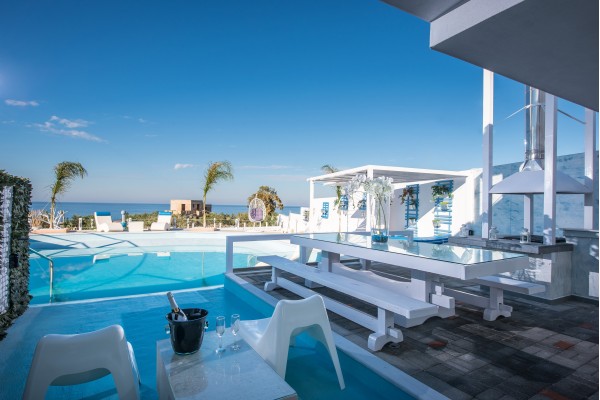 Private pool villa in Chersonisos, sleeps 10, photo 3