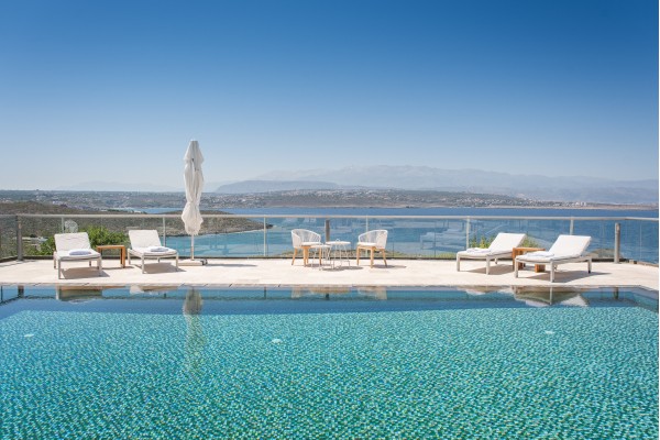 Akrotiri villa near the beach, sleeps 10, photo 1