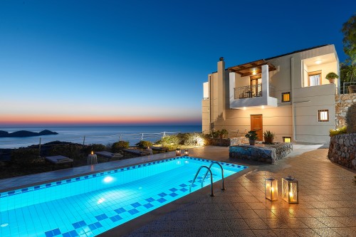 Comfortable sea and mountain view villa