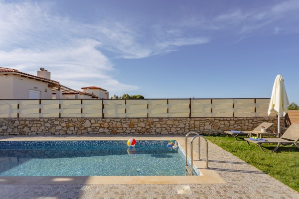 Villa with private pool in Panormos, sleeps 5, photo 3