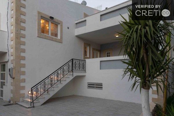 Private pool villa in Dafnedes, sleeps 14, photo 2