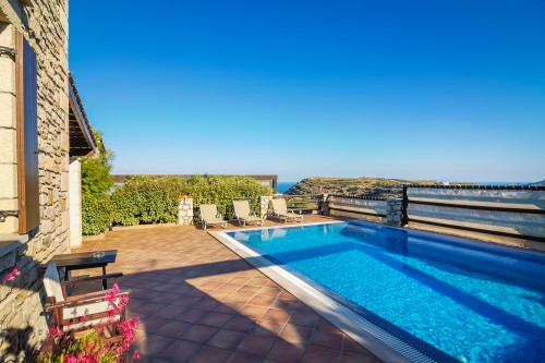 Three level holiday villa with pool in a quiet location