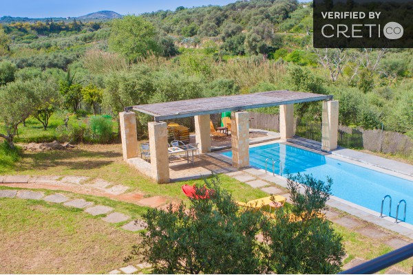 6-bedroom villa near the beach in Galatas, photo 2