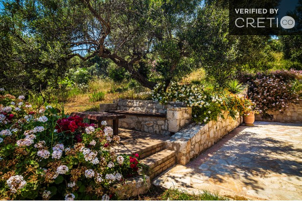Villa with sea view in Voukolies, sleeps 9, photo 5