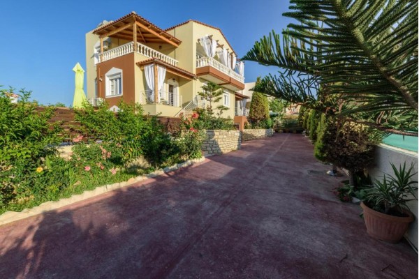 Stylish secluded villa in Sfakaki, sleeps 6, photo 2