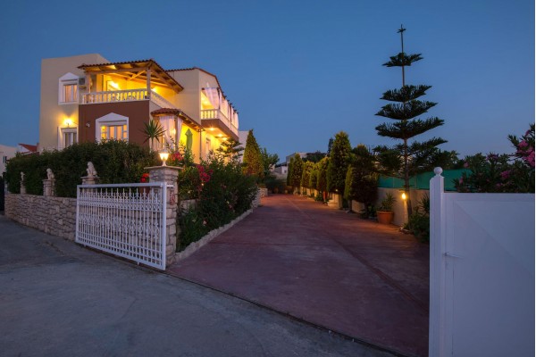 Graceful secluded villa in Sfakaki, sleeps 6, photo 4