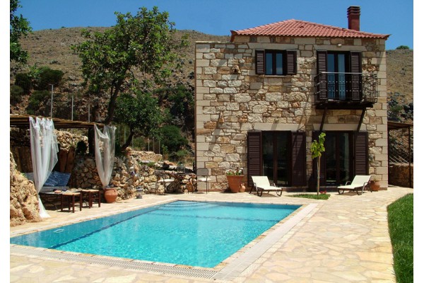 The exterior of the stone villa in Giorgioupoli, Chania