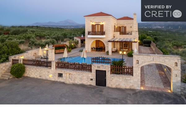 Sunlit villa with private pool in Arkadi, sleeps 8, photo 1